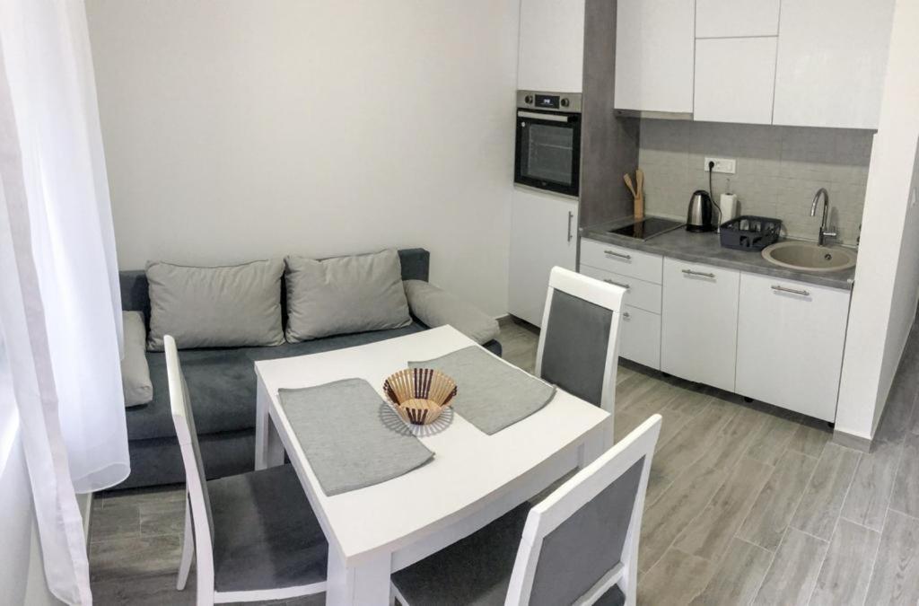 Apartmani Cupara Tivat Kültér fotó