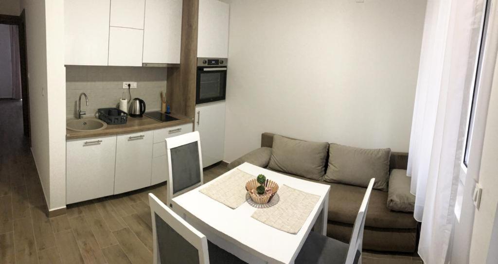 Apartmani Cupara Tivat Kültér fotó